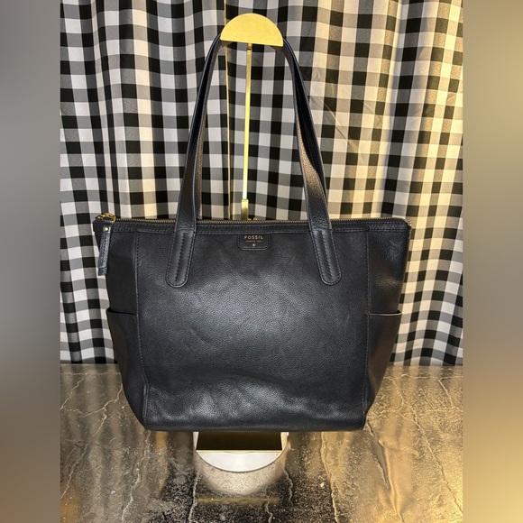 Fossil Handbags - Fossil Sydney Black Leather Shopper Tote